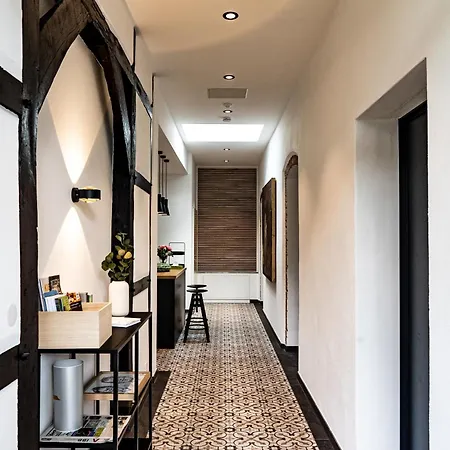 Glashaus Mit 3 Gaestezimmer