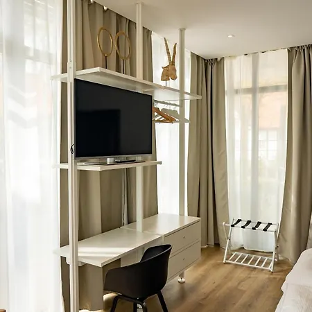 Hotel apartamentowy Glashaus Mit 3 Gaestezimmer 3*