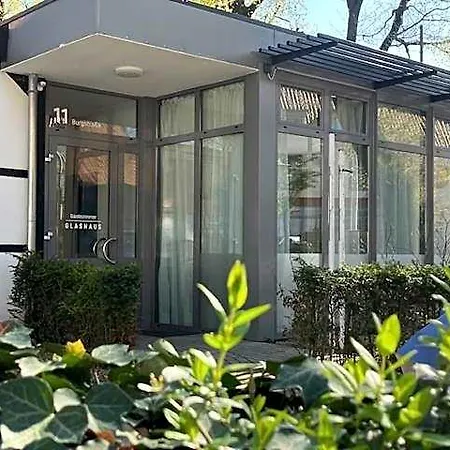 Hotel apartamentowy Glashaus Mit 3 Gaestezimmer 3*