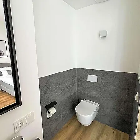 Glashaus Mit 3 Gaestezimmer Hotel apartamentowy 3*