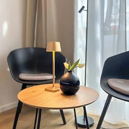 Glashaus Mit 3 Gaestezimmer
