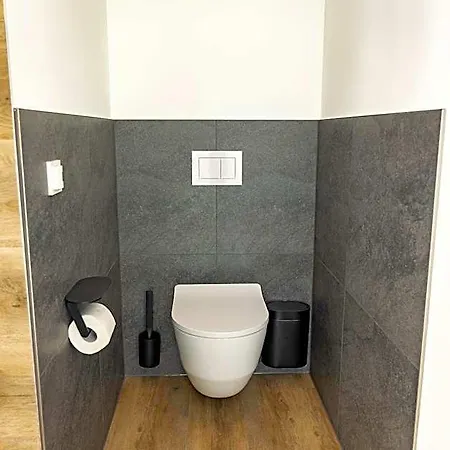 Hotel apartamentowy Glashaus Mit 3 Gaestezimmer