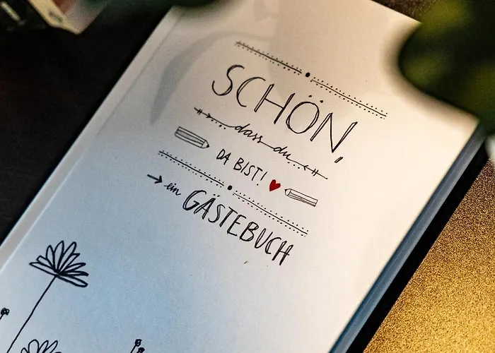 Glashaus Mit 3 Gaestezimmer 3*